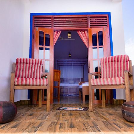 Golden Surfer Beach Hotel Tangalle Exterior photo
